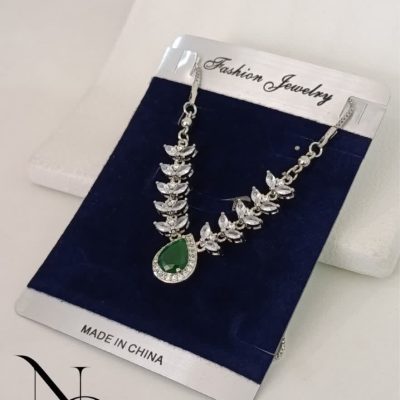 گردنبند جواهری اشک طرح زمرد